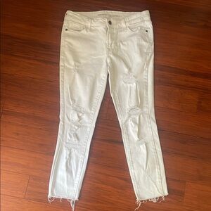 Old Navy White Ankle Cropped Jeans Distressed